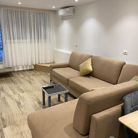 Luxury Apartaments Rraku Sarande Bagian luar foto