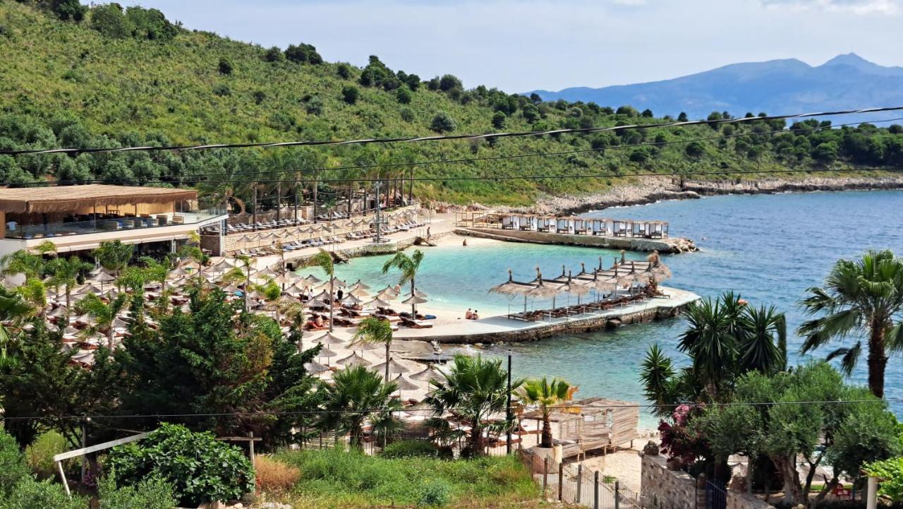 Luxury Apartaments Rraku Sarande Bagian luar foto