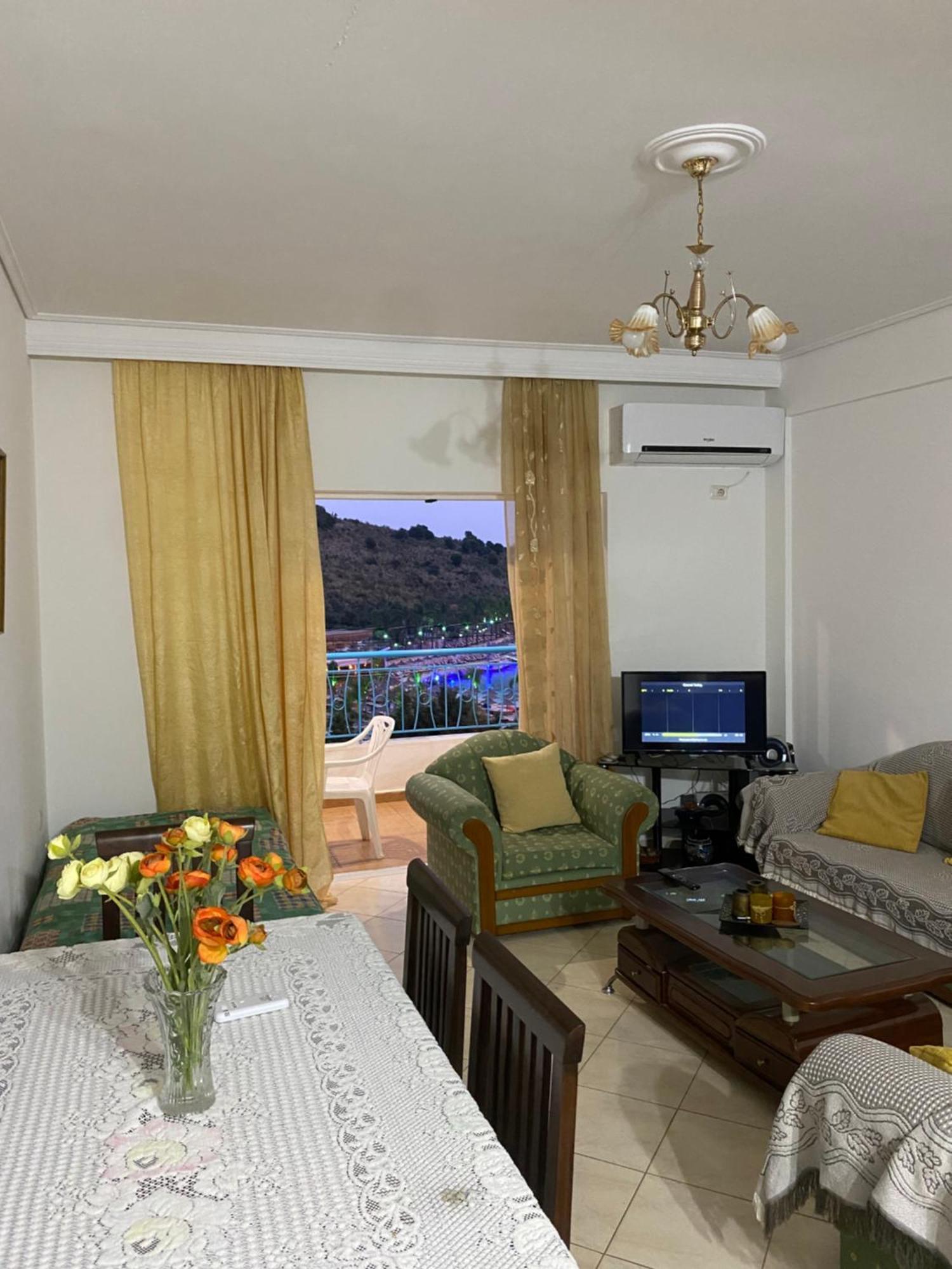 Luxury Apartaments Rraku Sarande Bagian luar foto