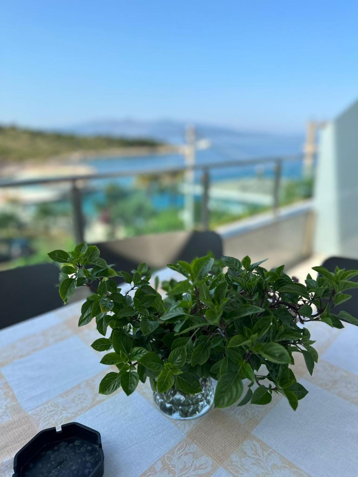 Luxury Apartaments Rraku Sarande Bagian luar foto
