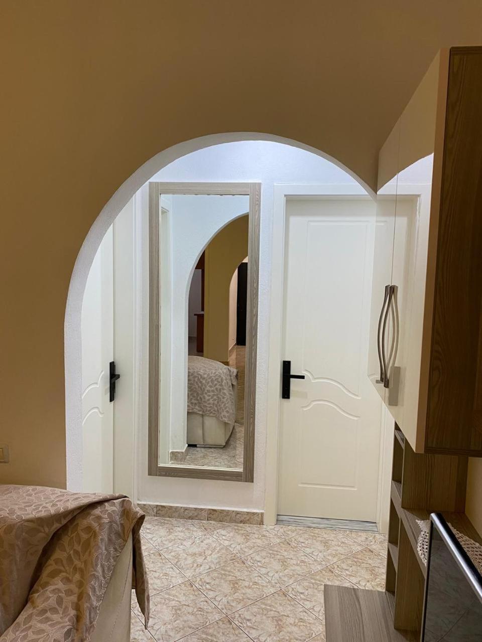 Luxury Apartaments Rraku Sarande Bagian luar foto
