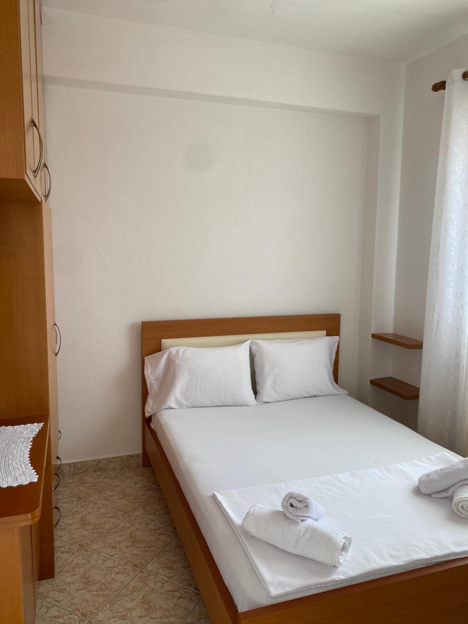 Luxury Apartaments Rraku Sarande Bagian luar foto