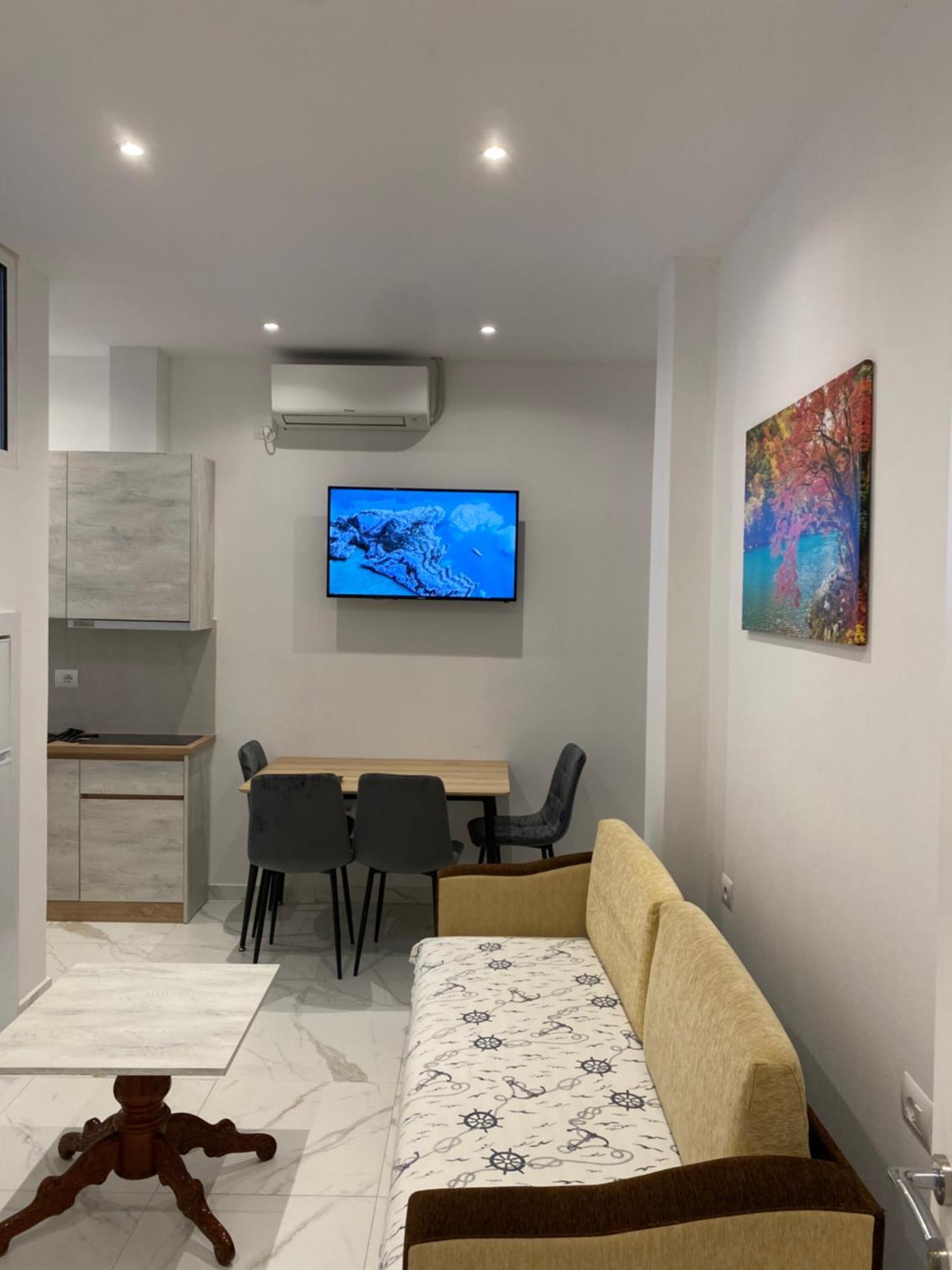 Luxury Apartaments Rraku Sarande Bagian luar foto