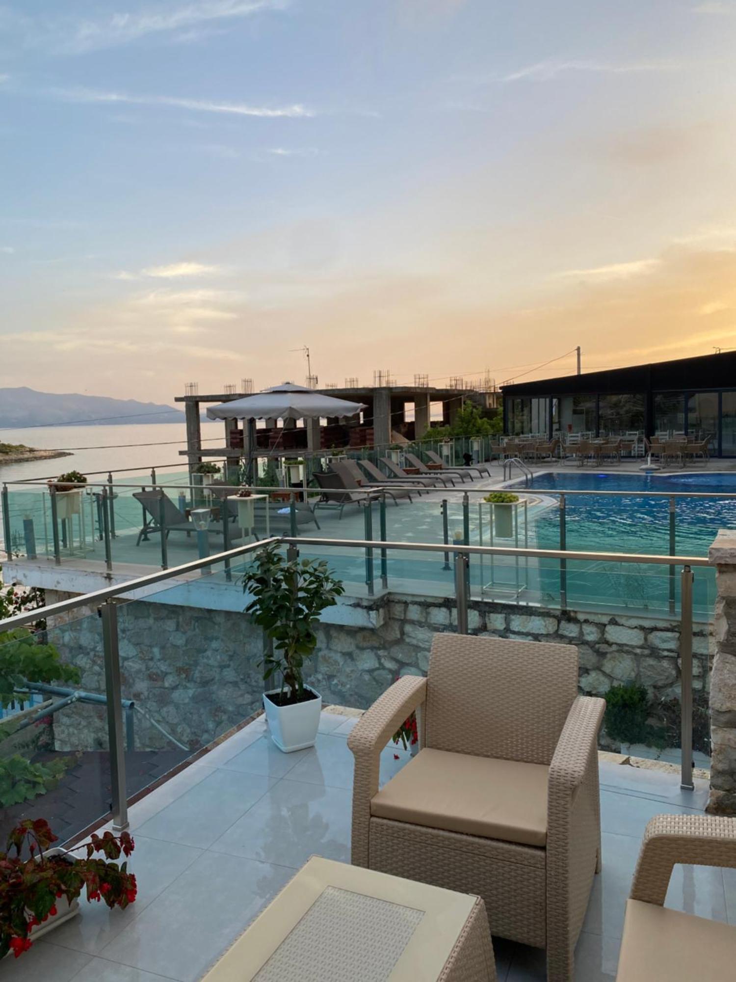 Luxury Apartaments Rraku Sarande Bagian luar foto