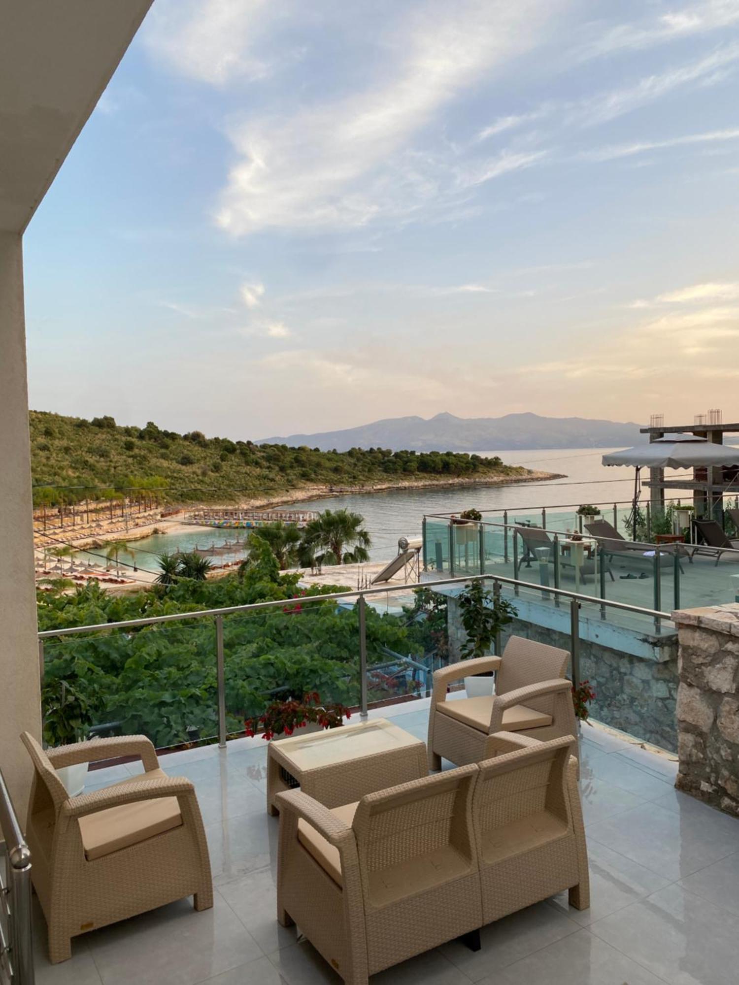 Luxury Apartaments Rraku Sarande Bagian luar foto