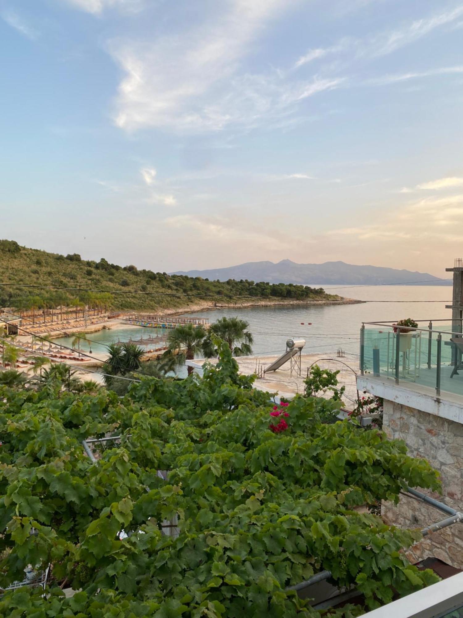 Luxury Apartaments Rraku Sarande Bagian luar foto
