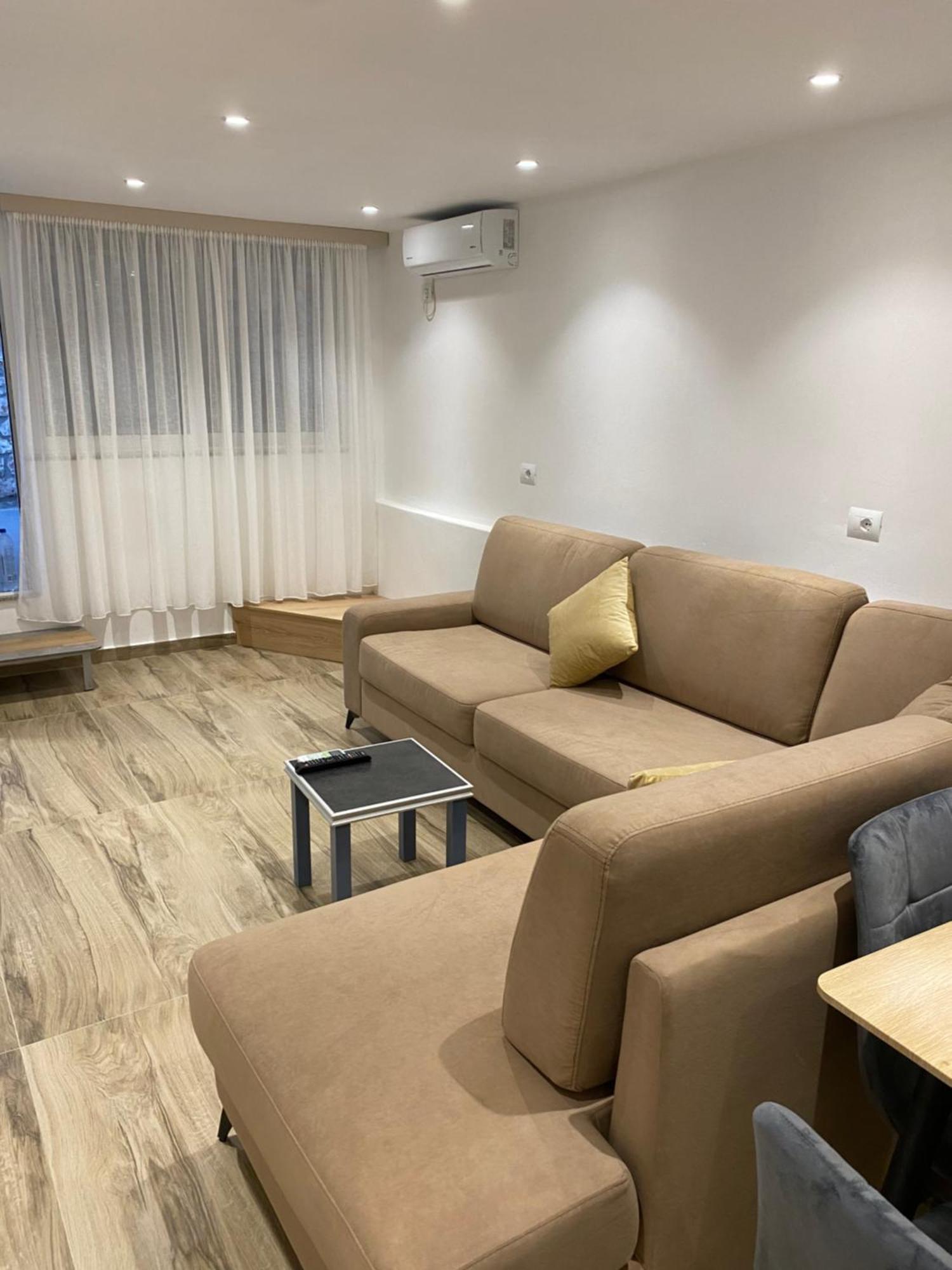 Luxury Apartaments Rraku Sarande Bagian luar foto