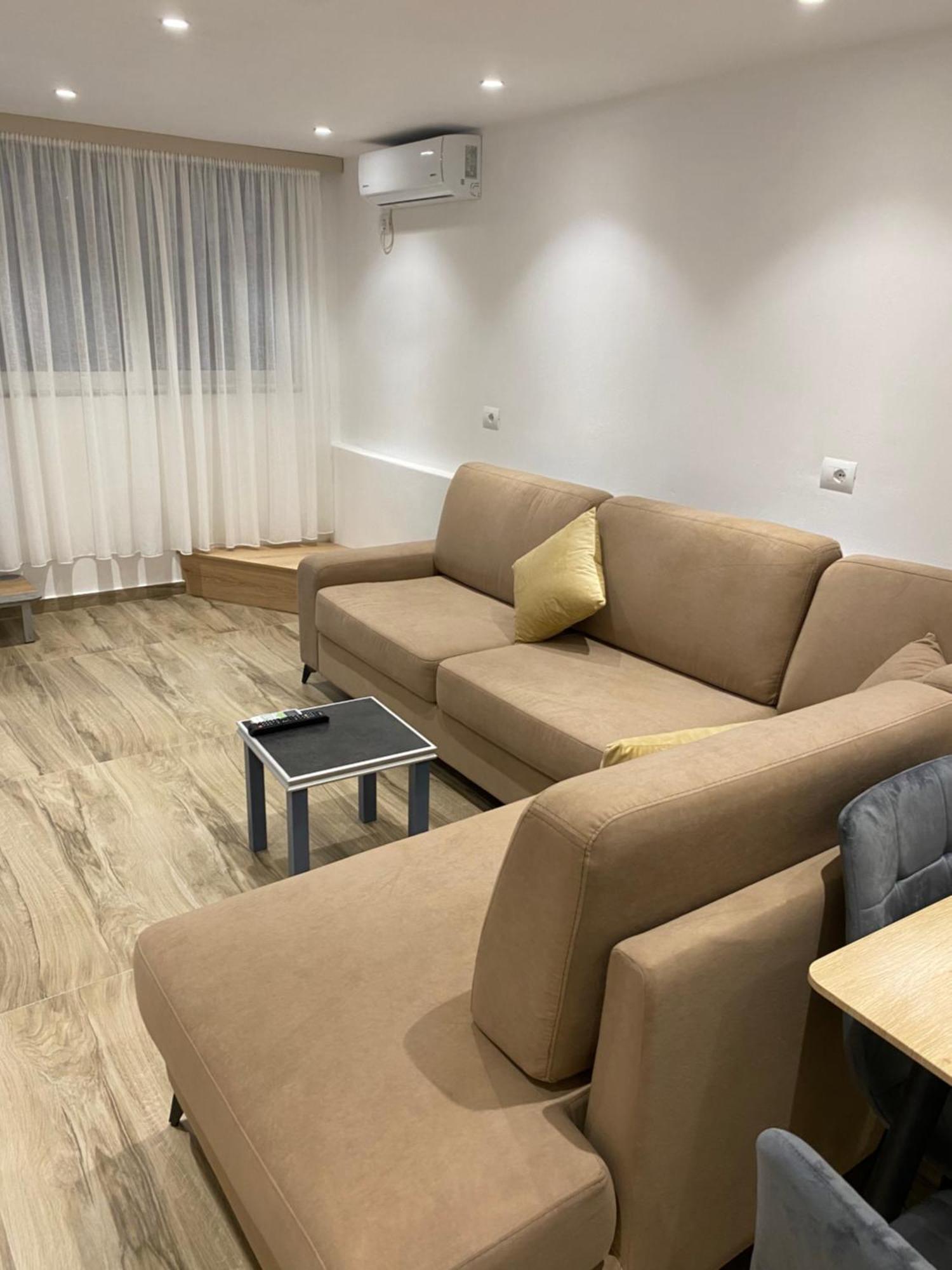 Luxury Apartaments Rraku Sarande Bagian luar foto