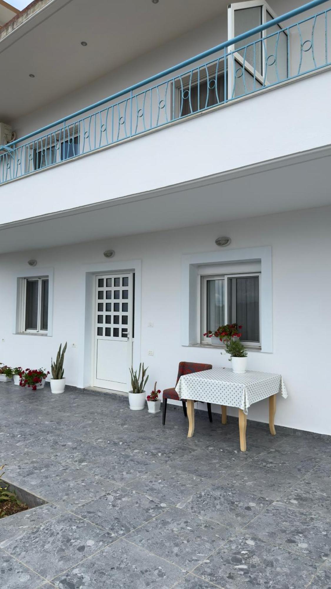 Luxury Apartaments Rraku Sarande Bagian luar foto