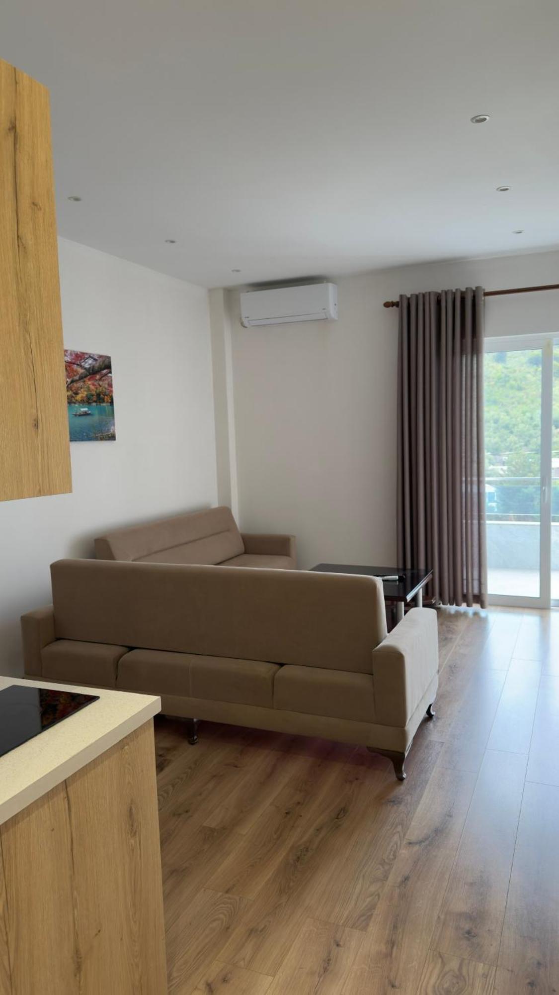 Luxury Apartaments Rraku Sarande Bagian luar foto